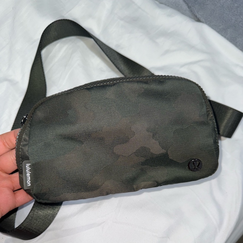 lululemon belt bag net